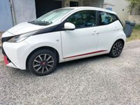 Aygo 1.0 VVT-i x-play 2018 occasion 26200 Mont&eacute;limar