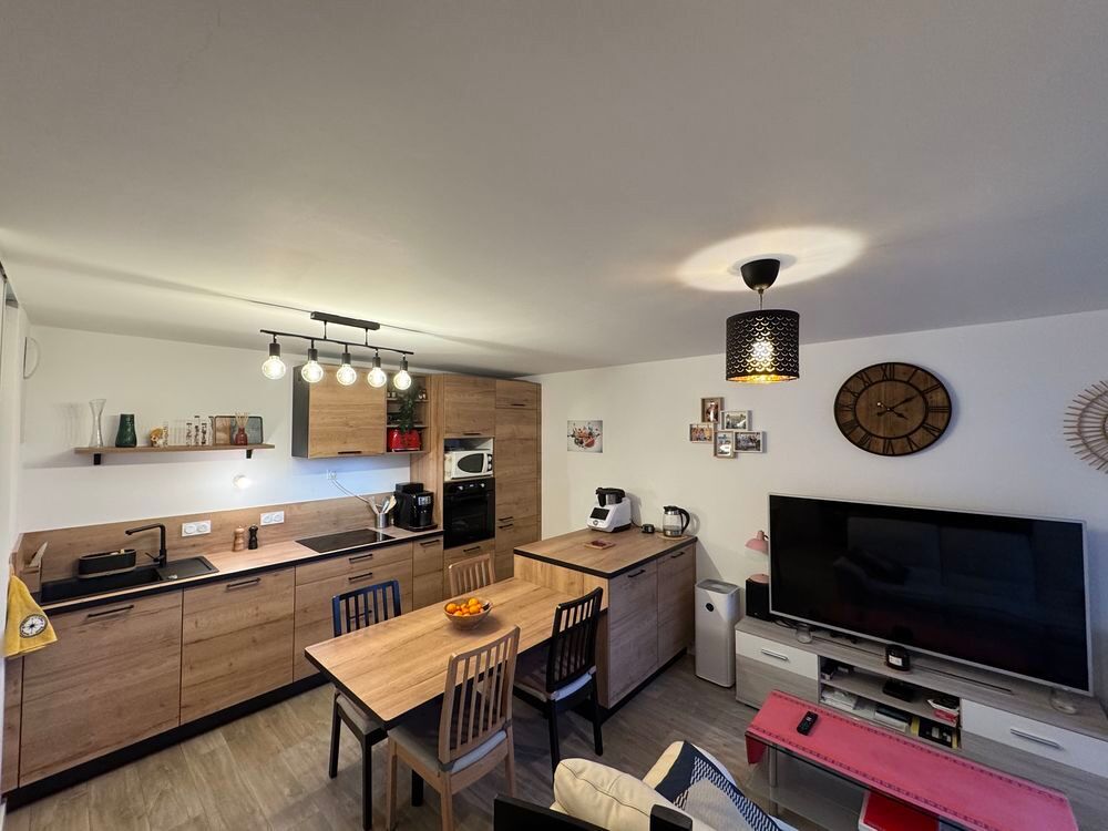Vente Appartement Appartement T2 récent 45 m² avec terrasse, parking et ascenseur €