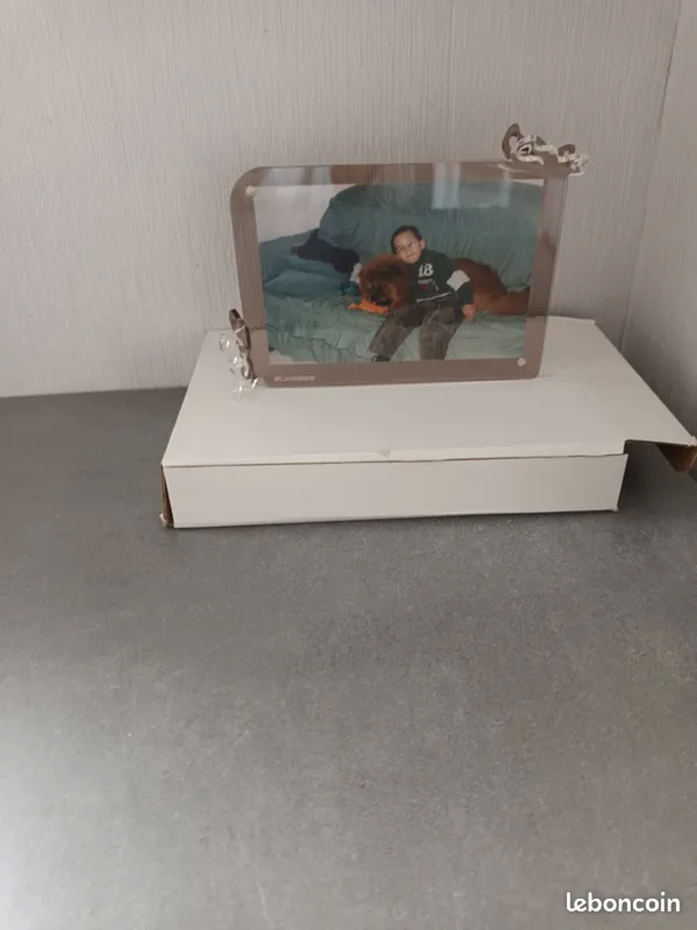 Cadre Horizontal en acrylique aimant&eacute; avec d&eacute;cor papillon Décoration