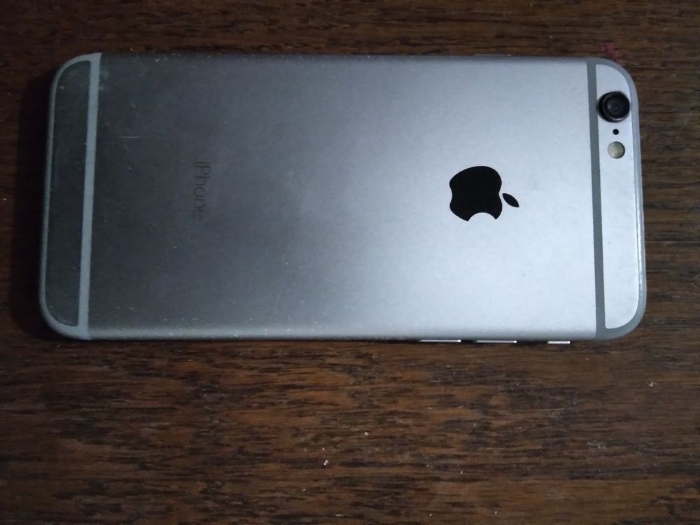 Iphone 5s pour pi&egrave;ces Téléphones et tablettes