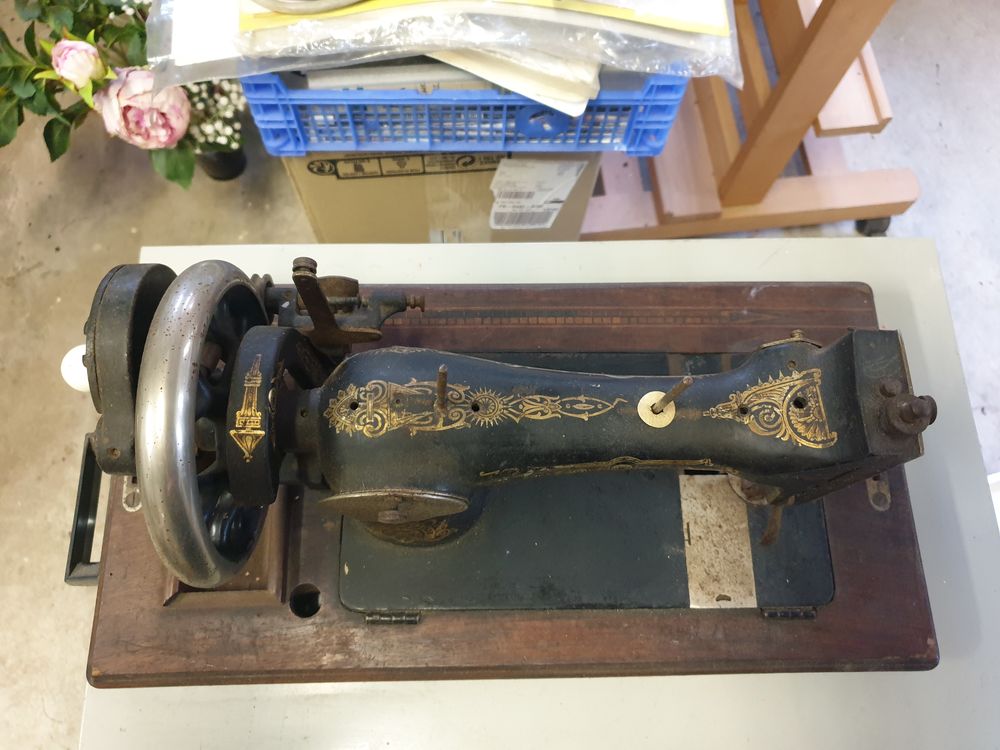 MACHINE A COUDRE
