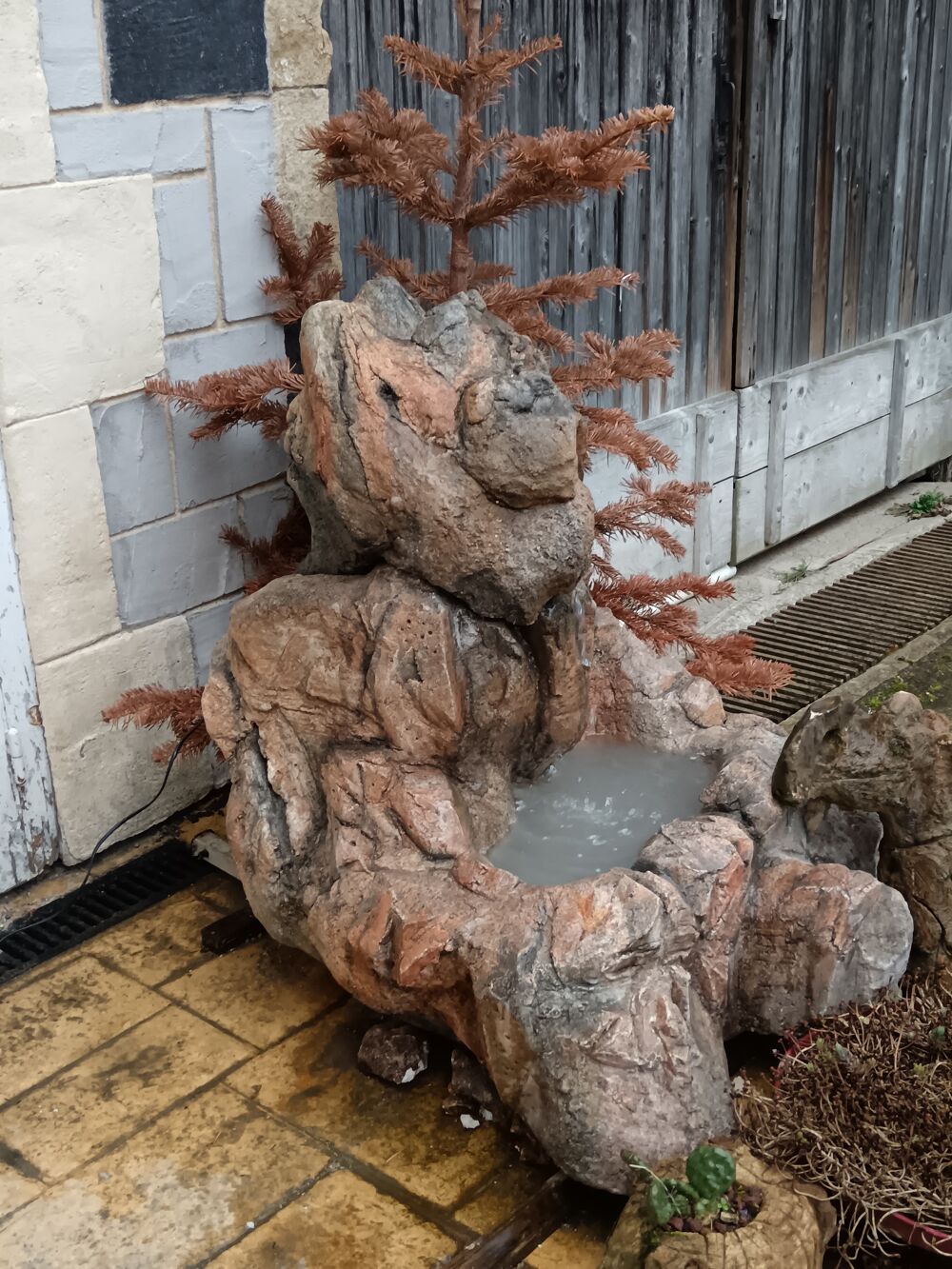 Cascade fa&ccedil;on rocailleur Jardin