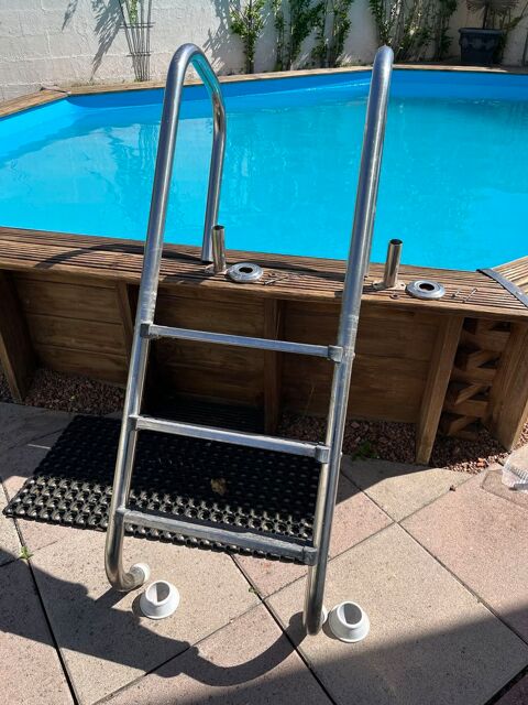 CHELLE DE PISCINE INOX 3 marches 30 Lzignan-Corbires (11)