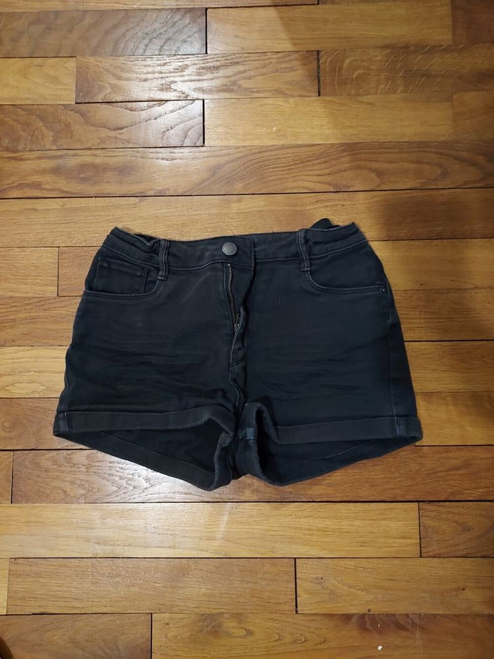Short simple noir Vêtements