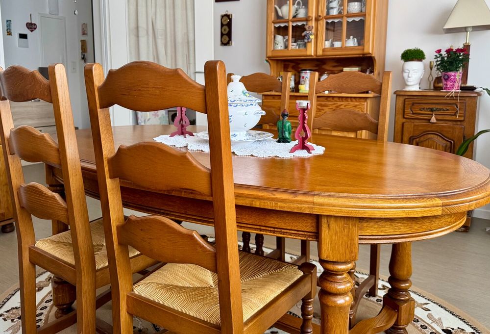 Table de salle &agrave; manger &amp; 4 chaises Meubles