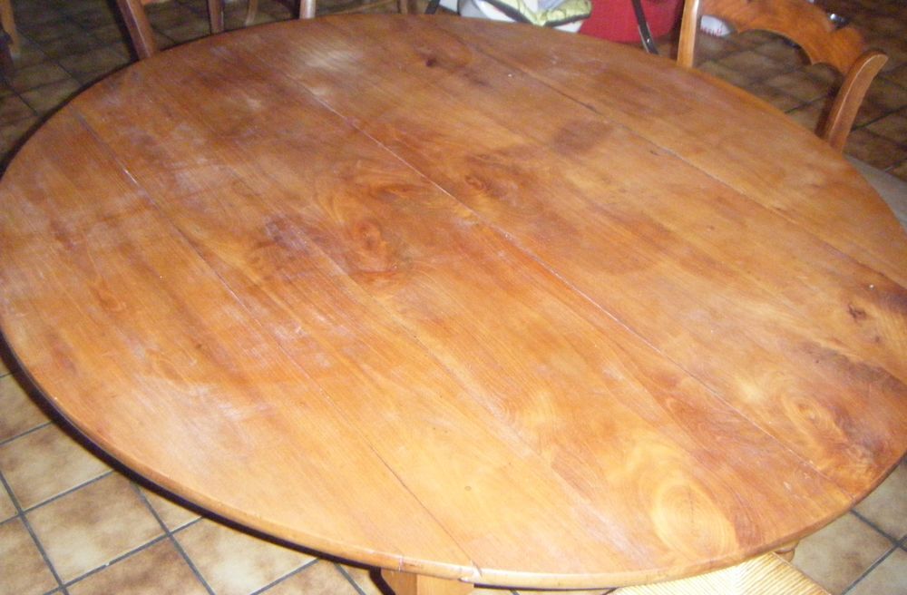 table ancienne . Meubles