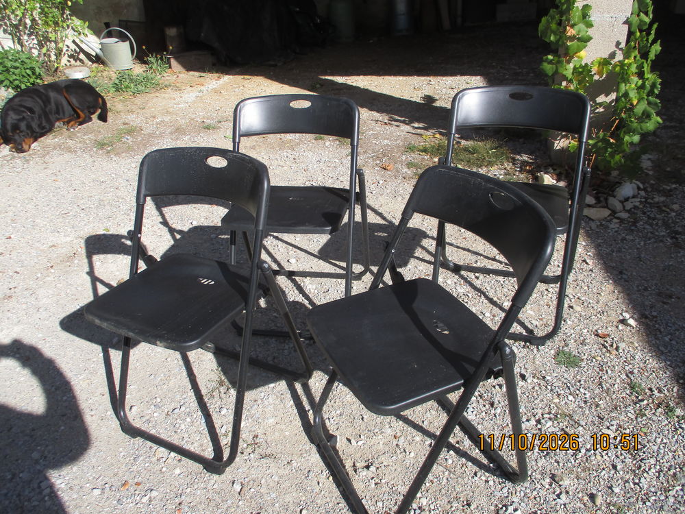 4 chaises neuves Bricolage