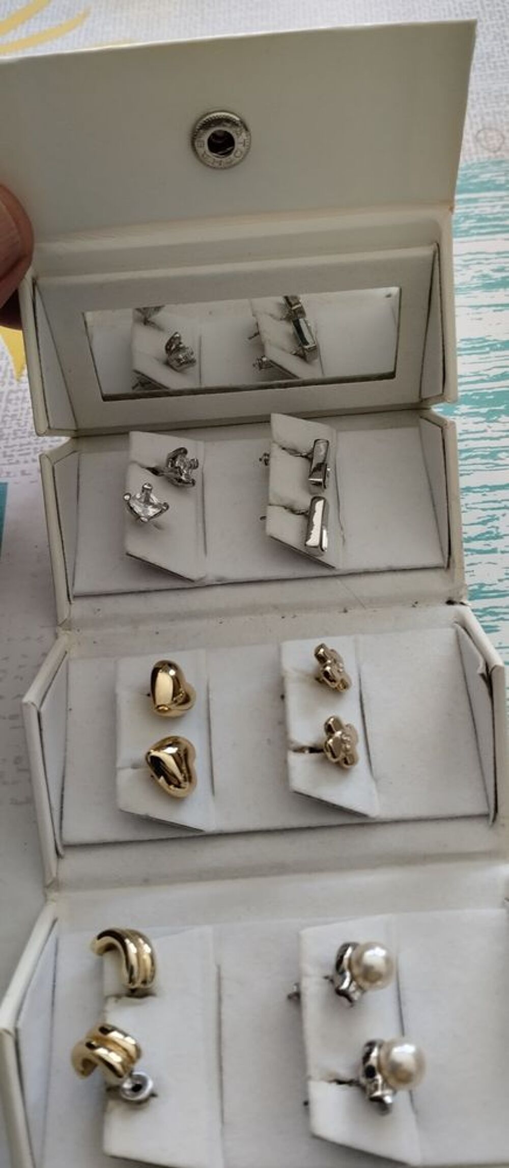 Petite malette pierre cardin Bijoux et montres