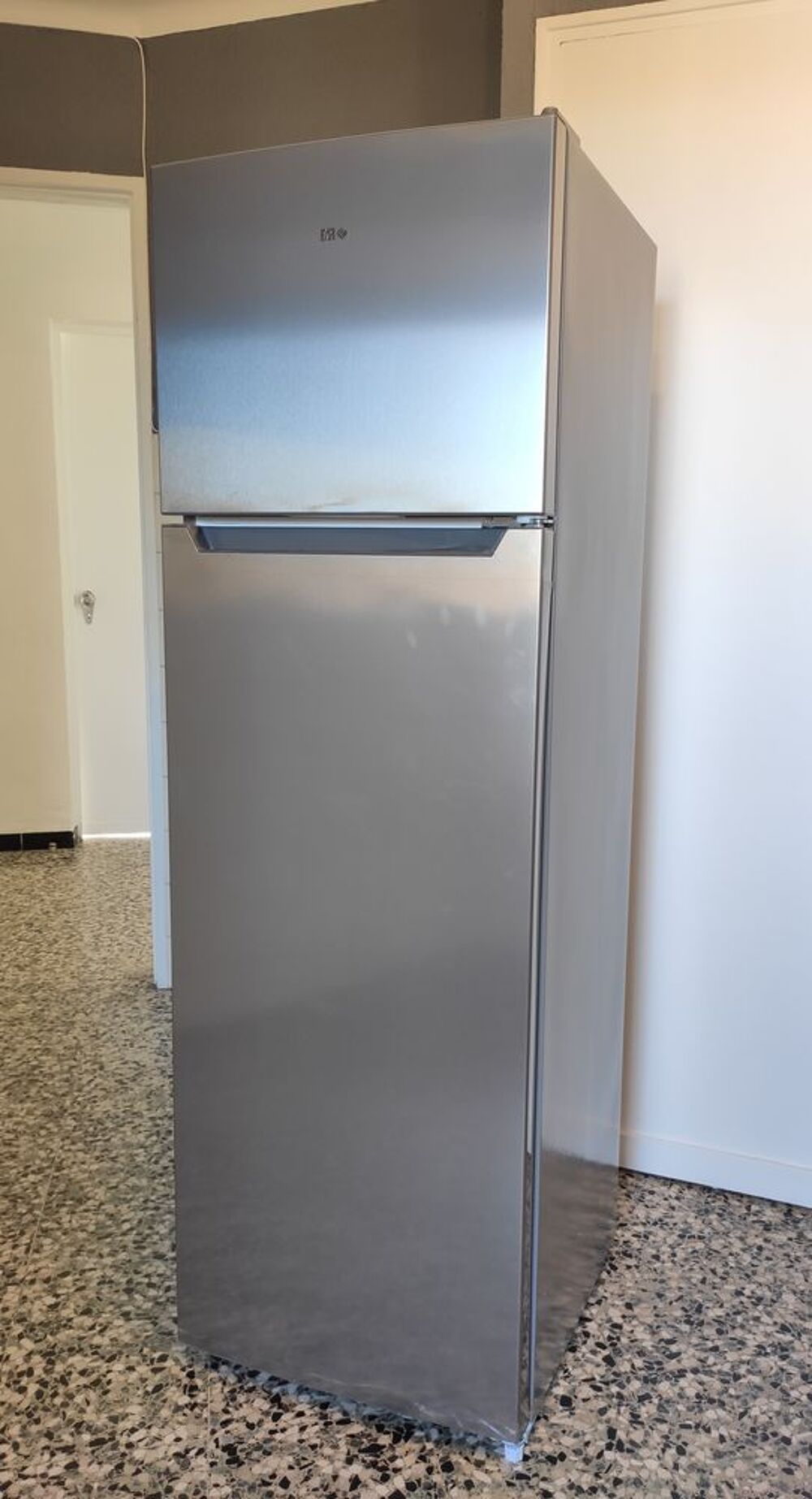 R&eacute;frig&eacute;rateur combin&eacute; Far Electrom�nager