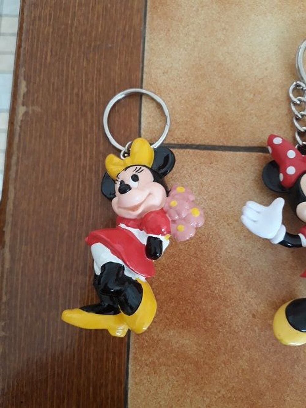 Porte-cl&eacute; Disney Minnie Vaiana pars store manga anime TV goo 