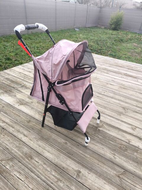 Poussette pour chien et chat rose 30 43100 Cohade