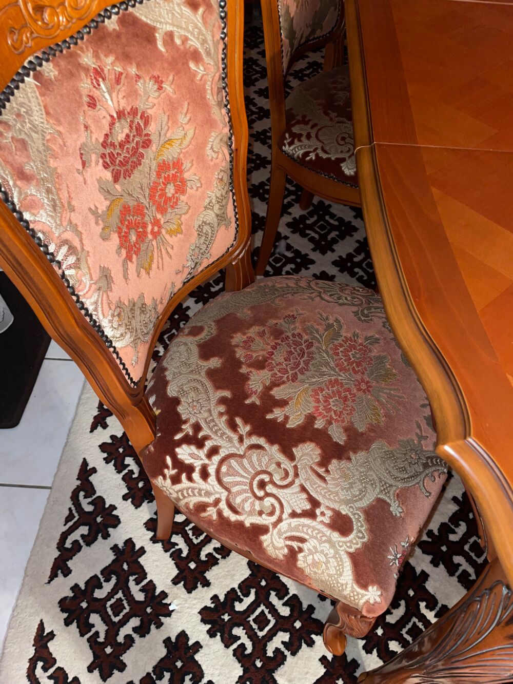 Salle &agrave; manger en merisier Meubles