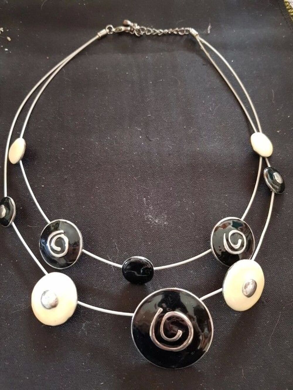 Collier fils d acier noir et blanc tres bon etat 50 cm 4 e Bijoux et montres