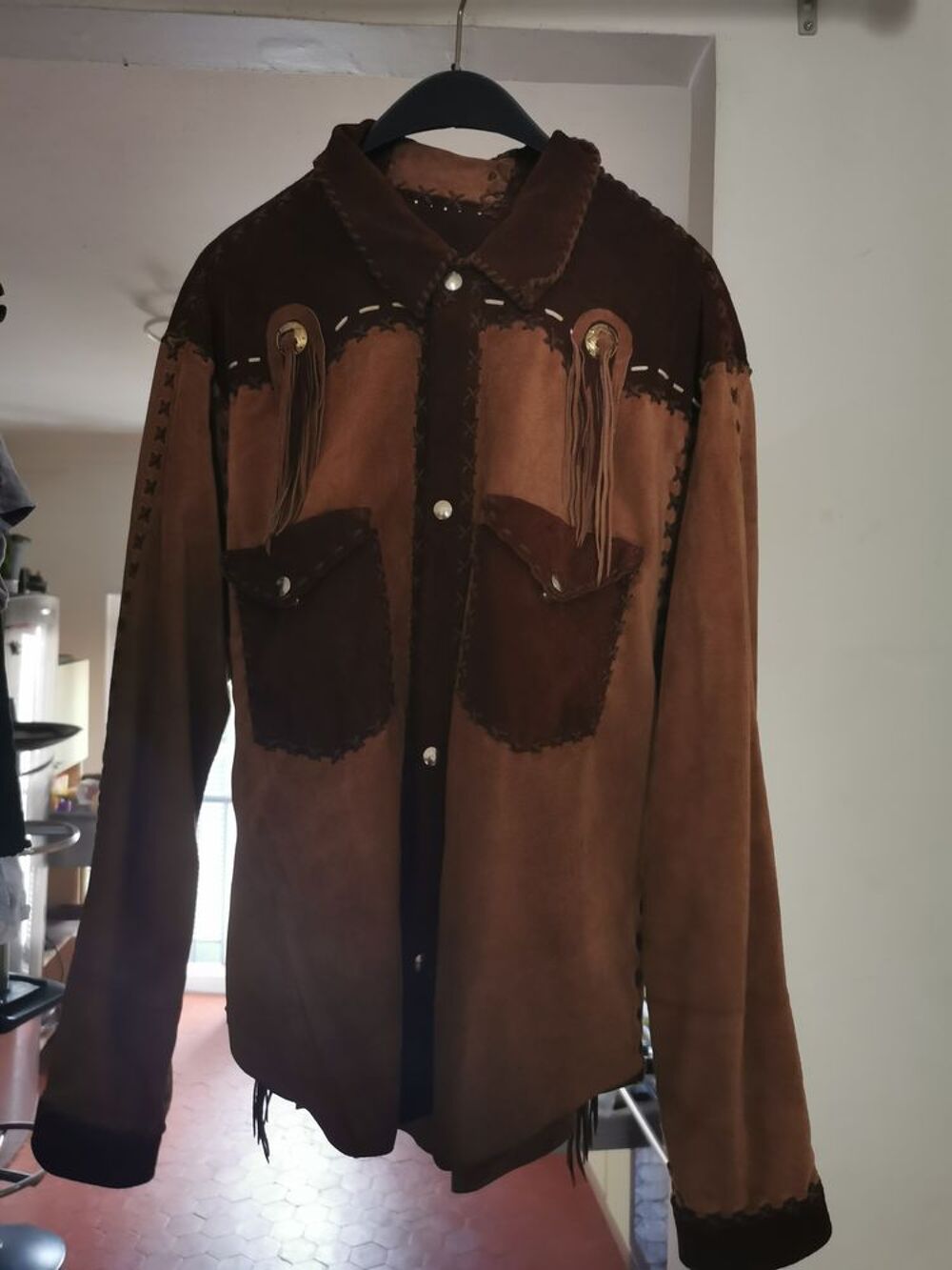 Veste en peaux cousu &agrave; la main Vtements