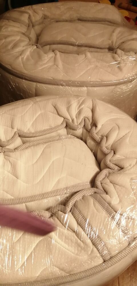 2 matelas, 2 sommiers 600 Montreuil-sur-Epte (95)