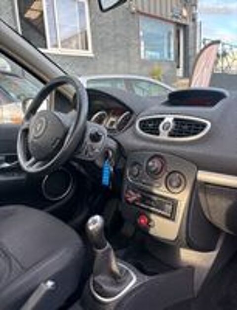 Clio III Clio 1.5 dCi 105 Confort Pack Clim Expression 2006 occasion 83130 La Garde