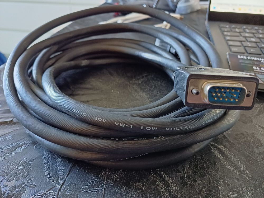 Cable VGA Haute Qualit&eacute; Blind&eacute; 5m Matériel informatique