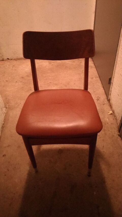 6 chaises confortable et tr�s solide 100 M�ru (60)