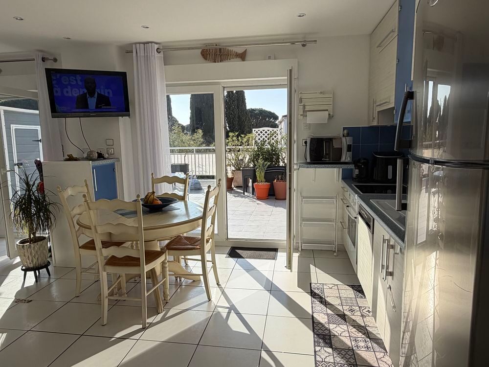 Vente Appartement Rez de jardin  terrasse 45 m2 aperçu mer  180 m de la plage Cavalaire-sur-mer