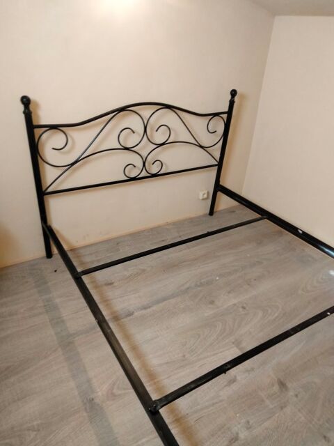 lit de 140 fer noir 80 Esprausses (81)