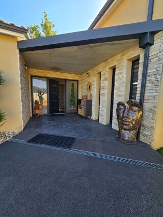  Maison  vendre 8 pices 245 m