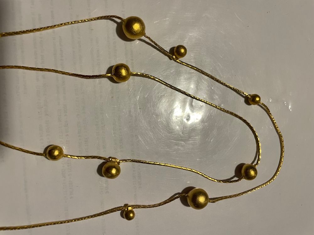 Collier dor&eacute; boules incrust&eacute;es sur chaines Bijoux et montres
