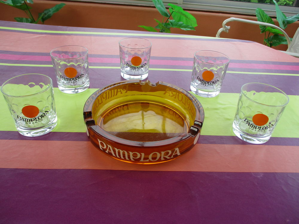 Lot de 5 verres + Cendrier "PAMPLORA" Décoration