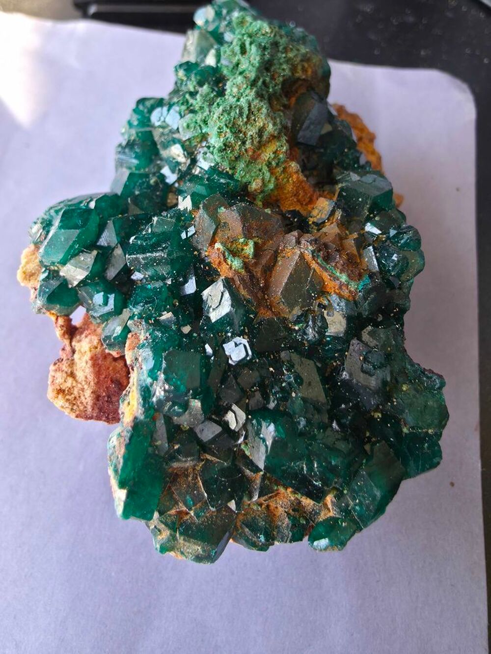 Superbe Sp&eacute;cimen de Dioptase sur Matrice-Congo RDC 