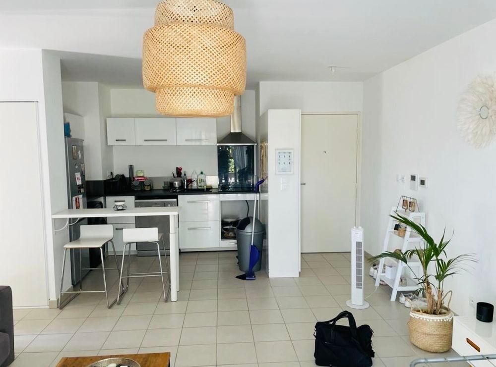 Location Appartement Appartement T2 avec terrasse et place de parking extérieur Miramas
