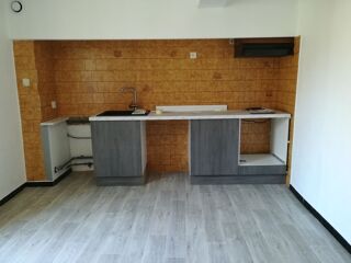  Appartement à louer 3 pièces 82 m²