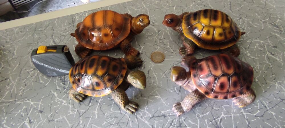 LOT DE 4 FIGURINES TORTUES
POUR DECORER OU TERRARIUM Jardin