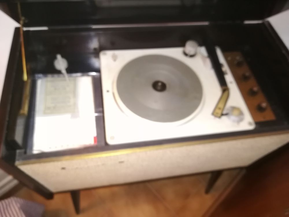 Meuble &eacute;lectrophone st&eacute;r&eacute;ophonique sur pieds PATHE MARCONI Audio et hifi