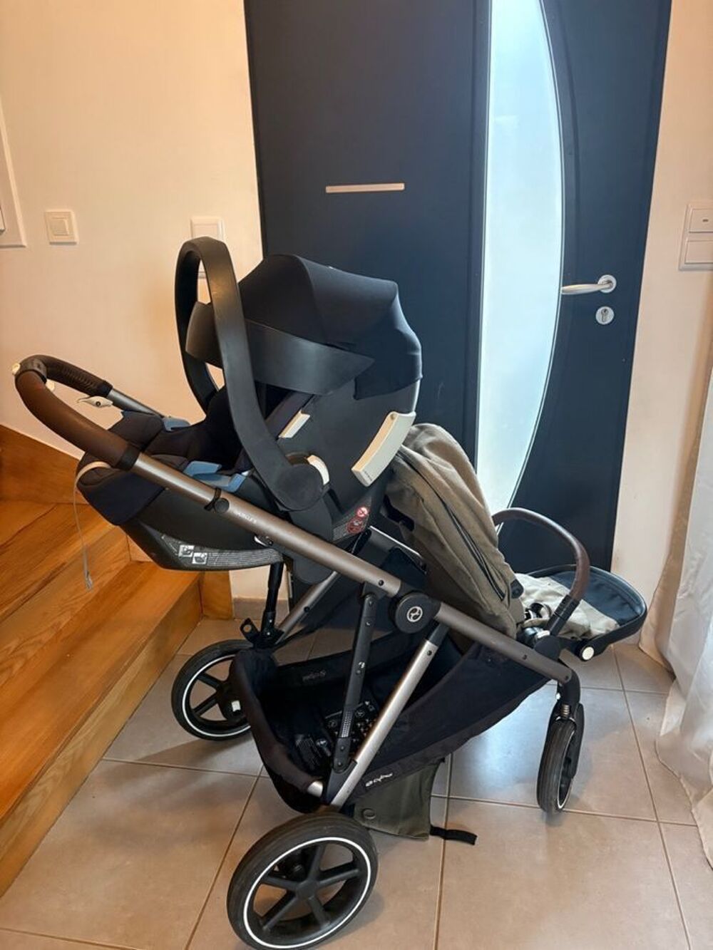 Poussette double marque Cybex gazelle S Pu�riculture