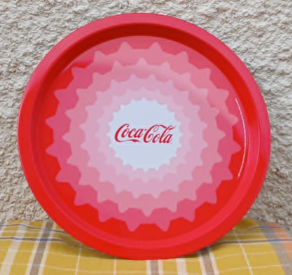Lot de 2 Plateaux en M&eacute;tal avec Inscription " Coca Cola " Cuisine