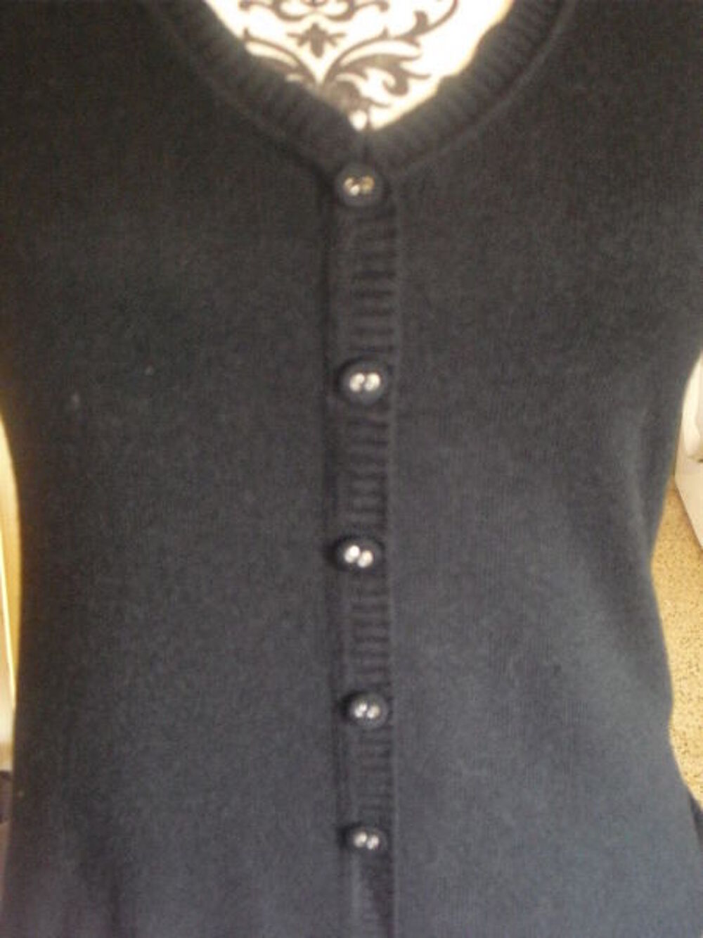 pull noir sans manches d&eacute;cor&eacute;s boutons NEUF TAILLE 1 Vêtements