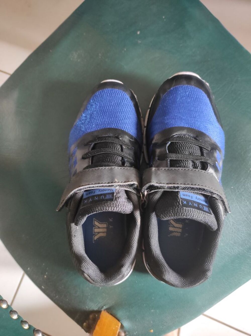 10€ paires de chaussettes une paire ouvert l'autre Chaussures