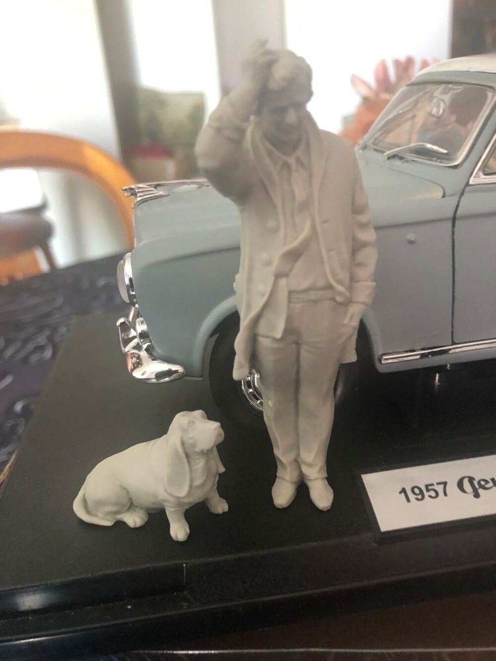Jolie Peugeot 403 cabriolet marque Welly Columbo 