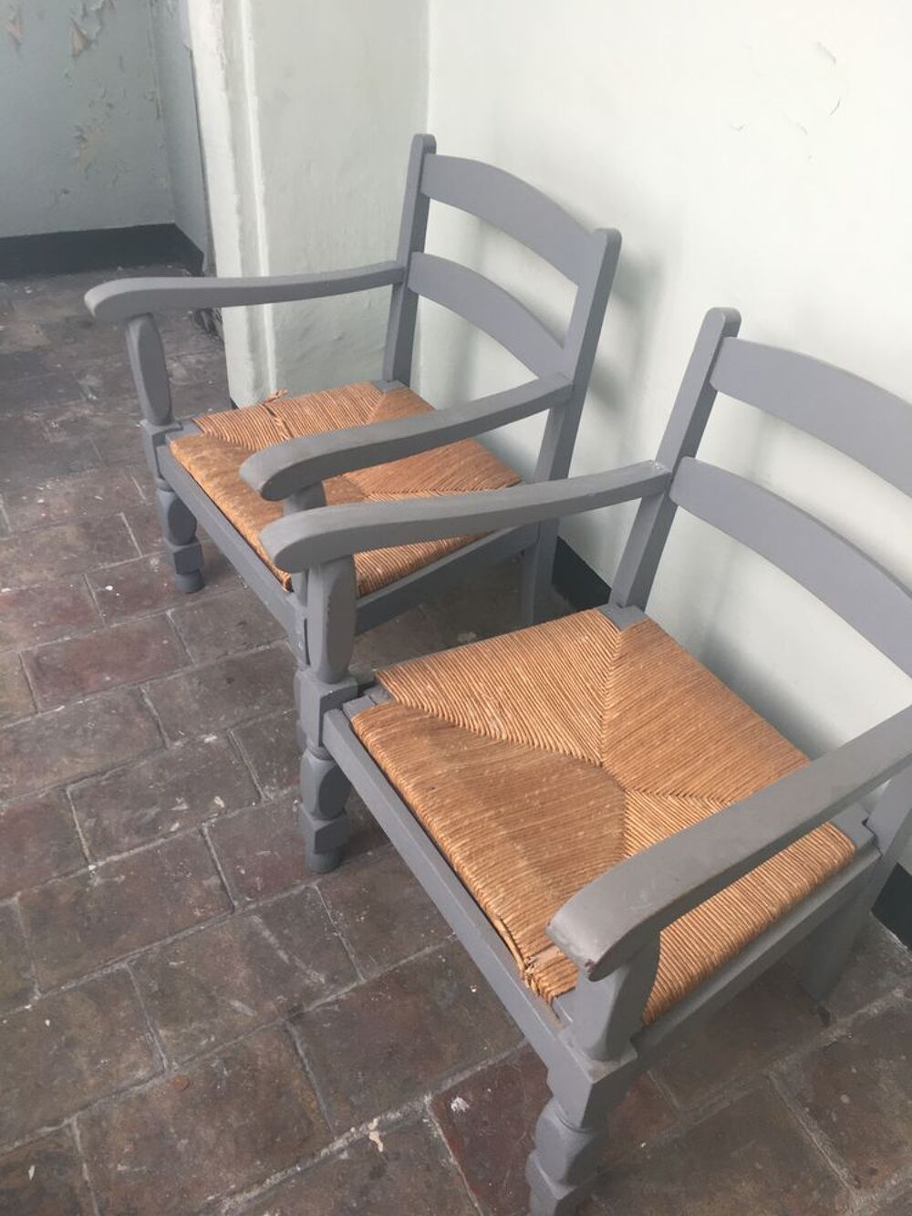 FAUTEUIL BAS CHAISE Meubles