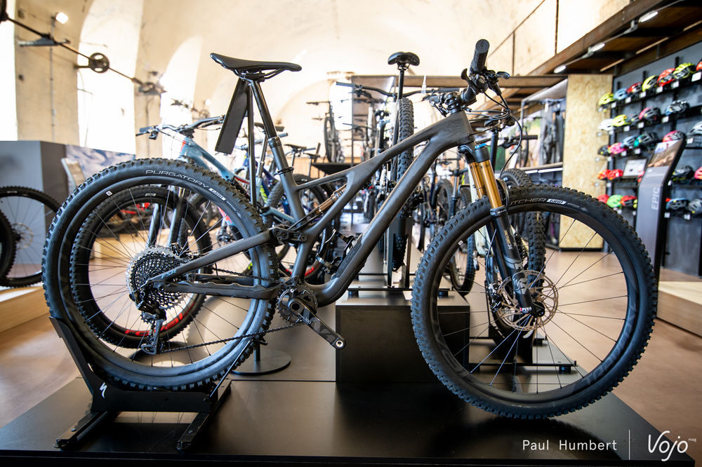 SPECIALIZED MEN'S STUMPJUMPER COMP CARBON 27.5 Vélos