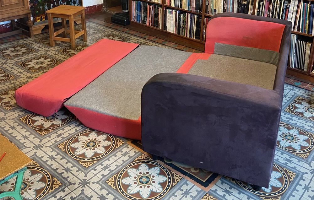 &agrave; donner Canap&eacute;-lit en tissu rouge et noir Meubles