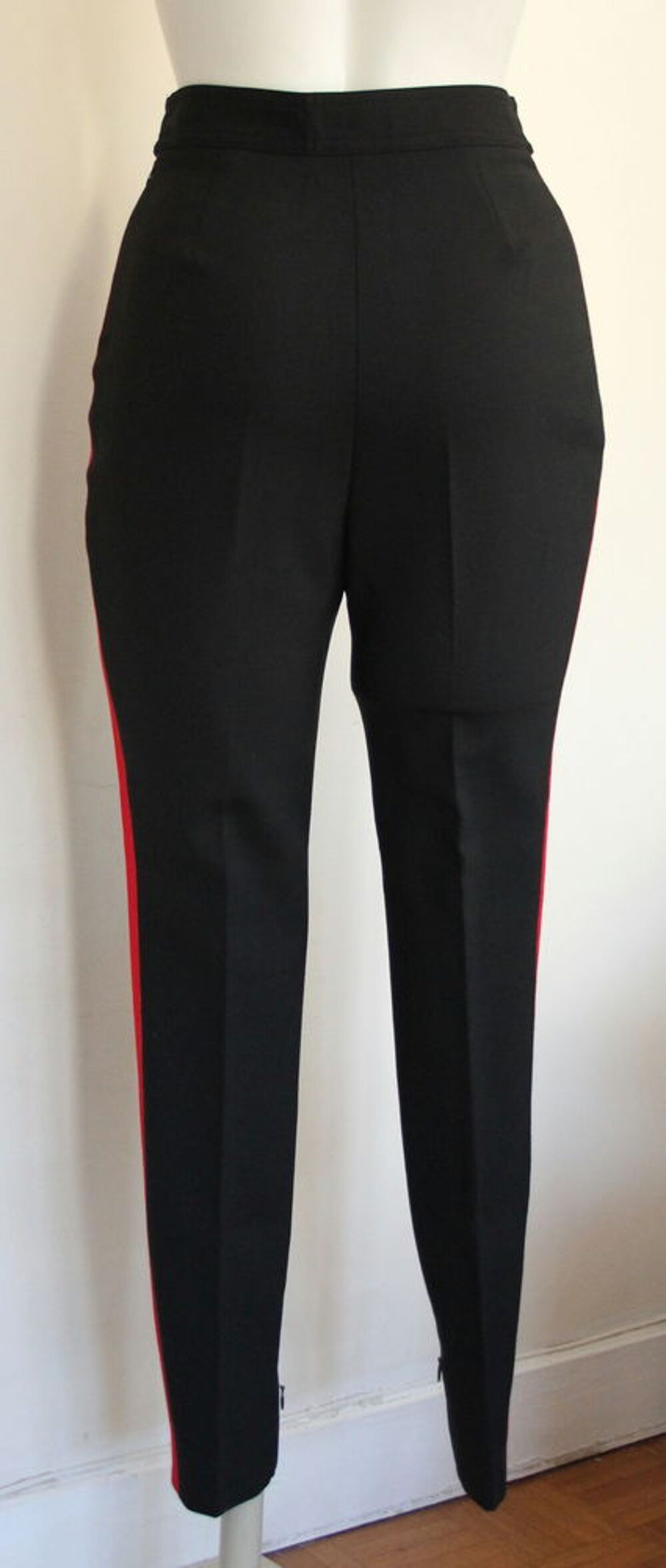 Pantalon cigarette bande rouge ALEXANDER MC QUEEN T.36 Vêtements