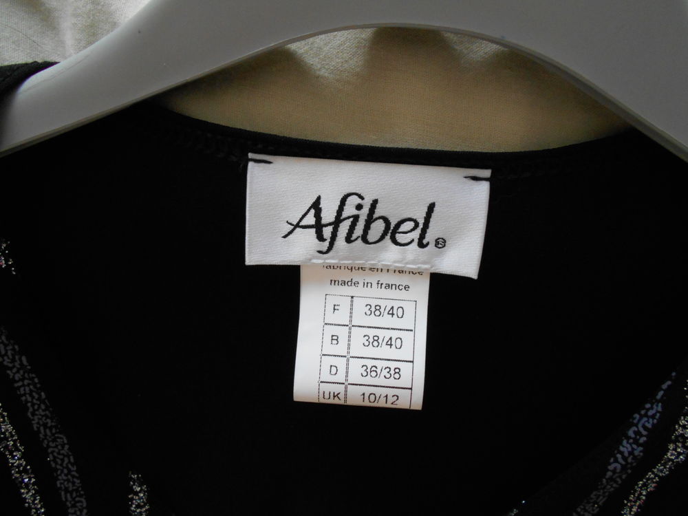 Joli haut manches longues AFIBEL neuf Taille 38/40 M/L Vêtements