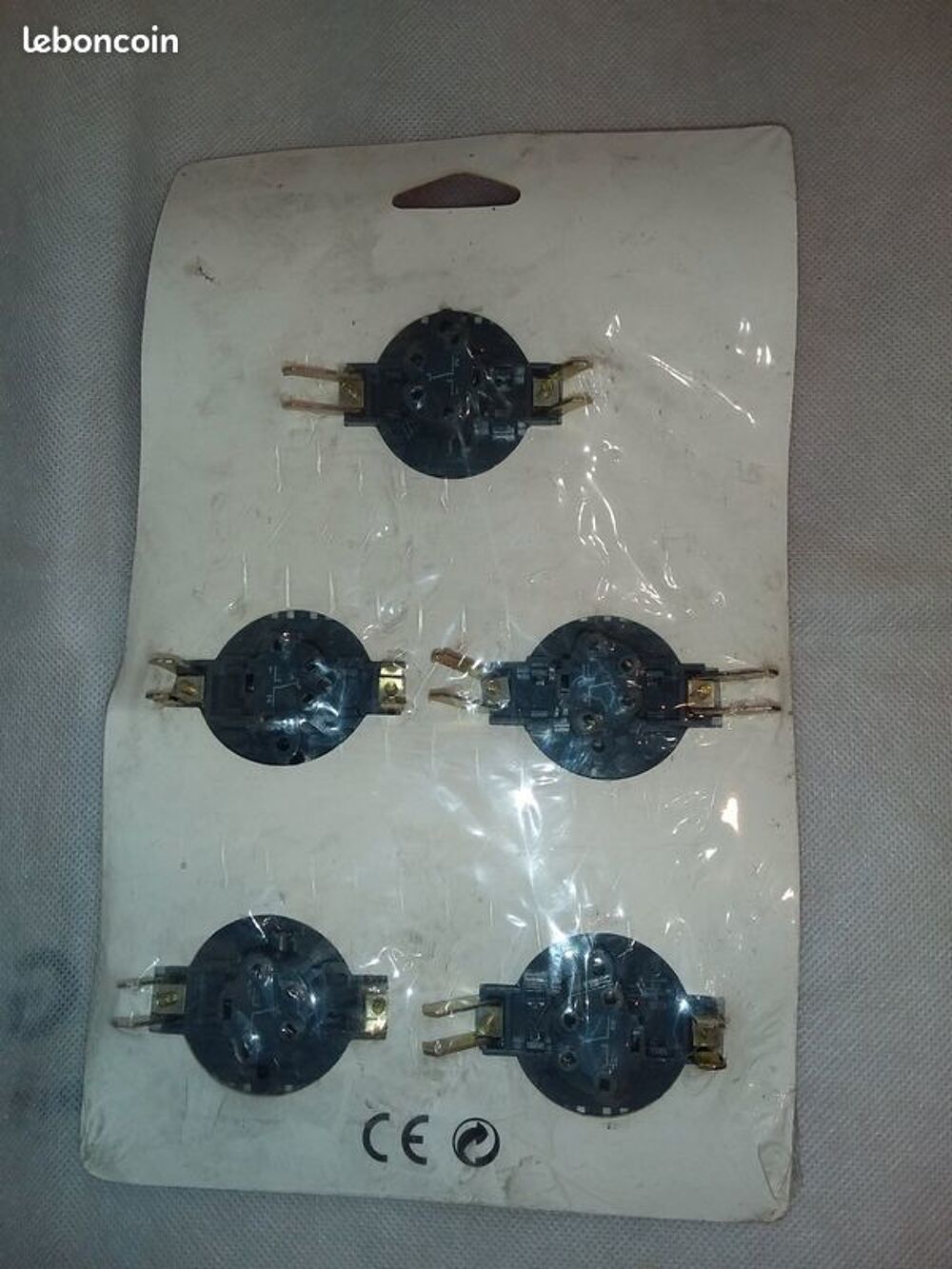 LOT de 5 Va et Vient DEBFLEX REFERENCE 737115
Bricolage