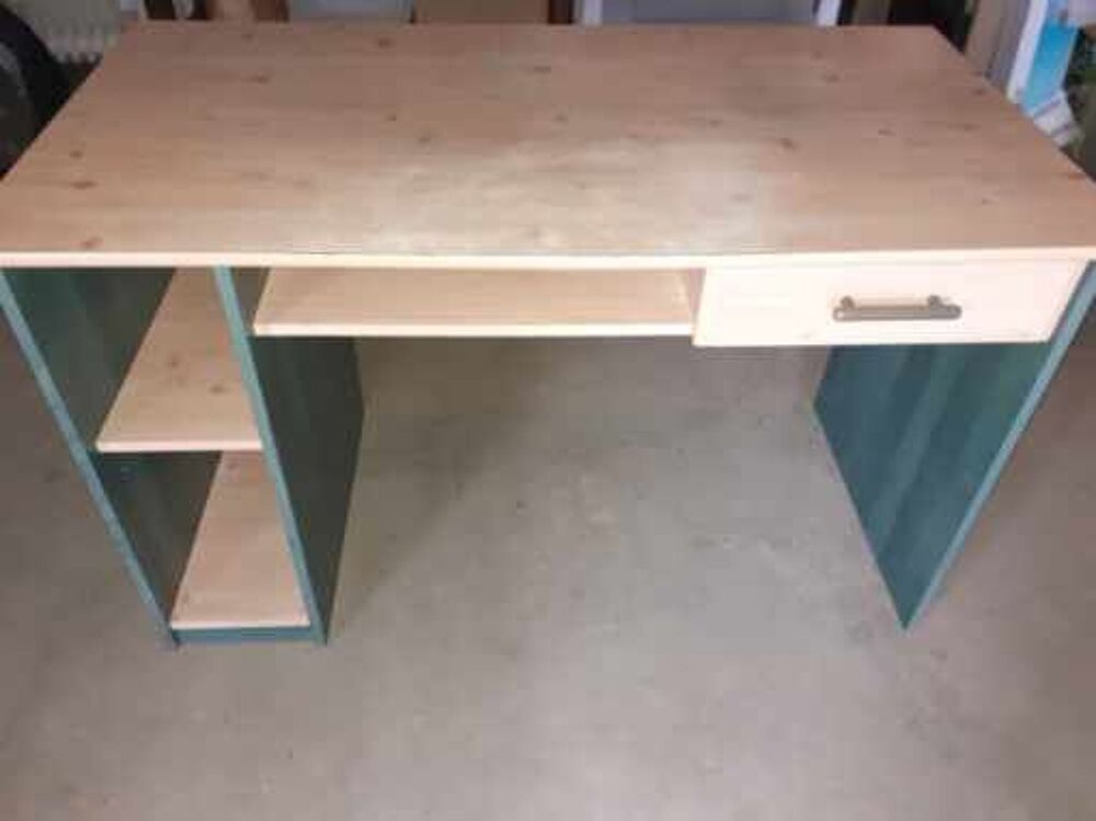 Bureau et son fauteuil Meubles