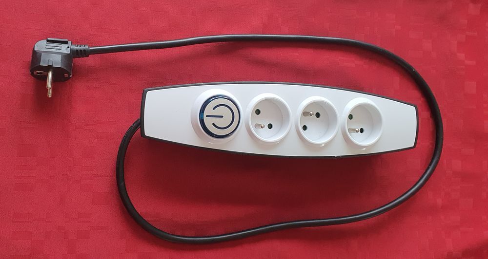 Rallonge &eacute;lectrique multiprises au pied Electroménager