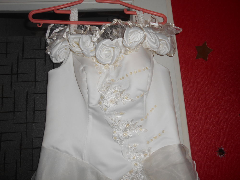 ROBE DE MARIEE NEUVE Vêtements