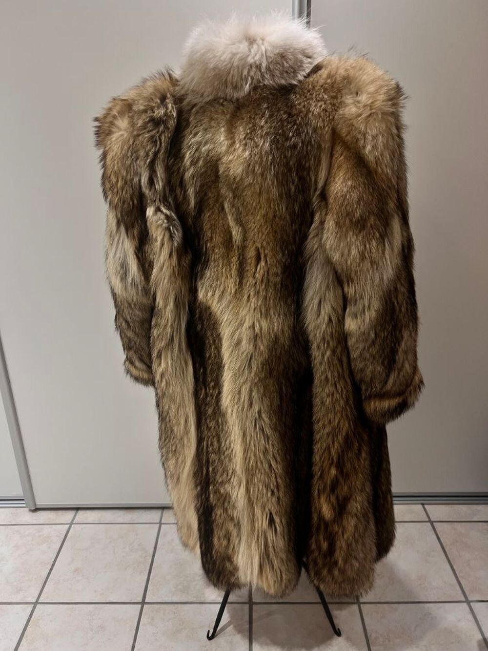 Manteau Loup v&eacute;ritable Vtements