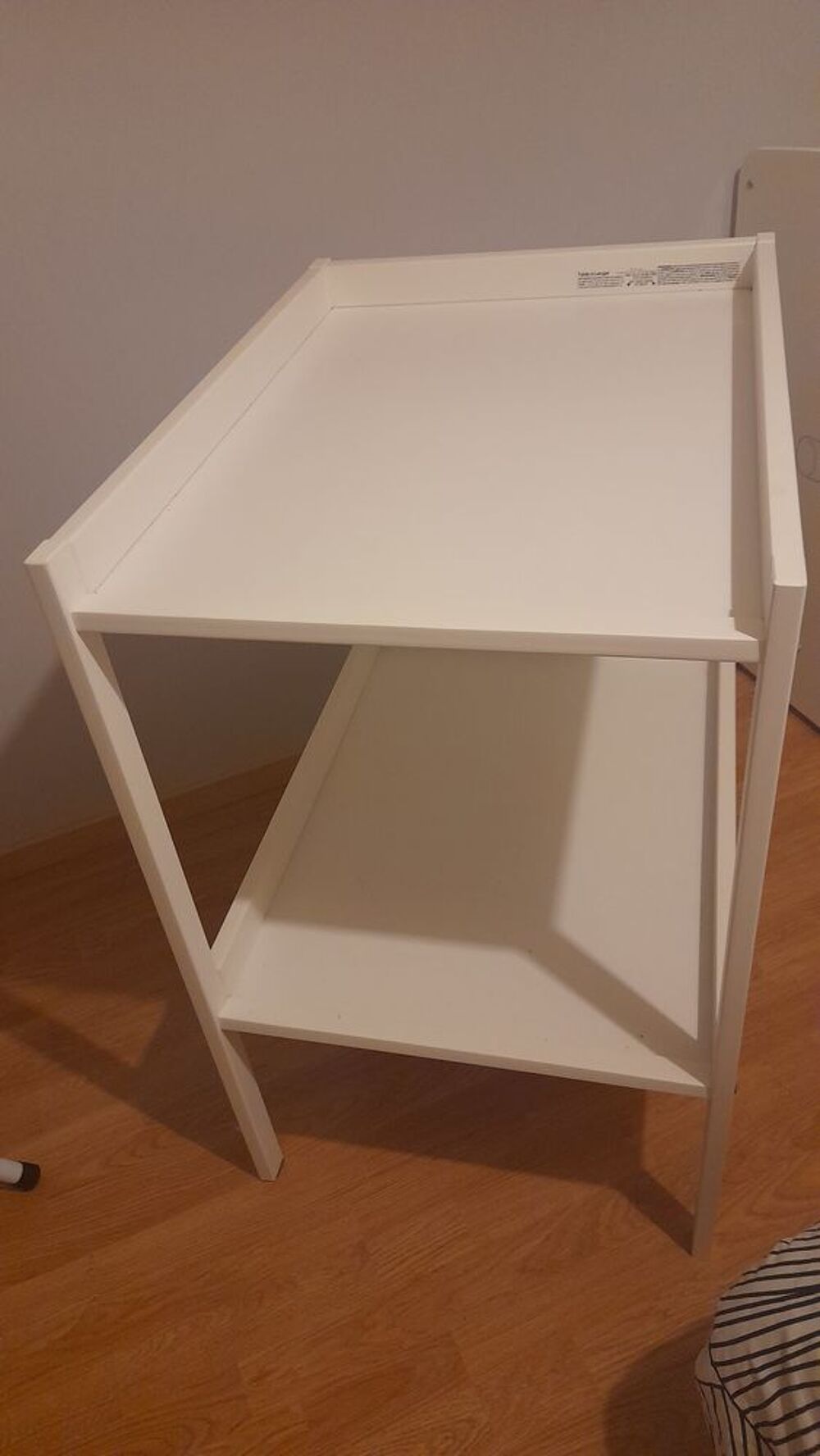 Table &agrave; langer neuve Mobilier enfants
