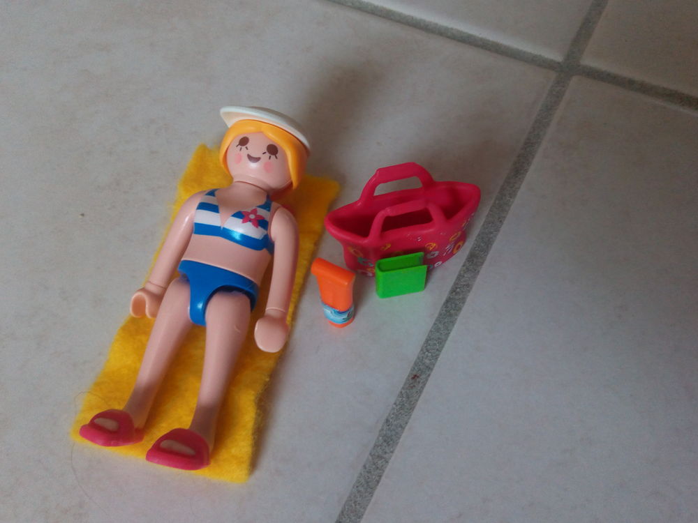 Lot 3 Playmobil: Princesse des mers/Vacanci&egrave;re/Salle de bain Jeux / jouets