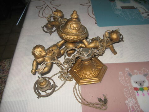 ancien lustre 3 putti avec abat jour tulipe 170 Racquinghem (62)